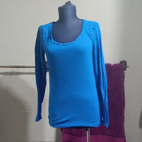 "🩷" Blue Long sleeve top - Picture 1 of 2